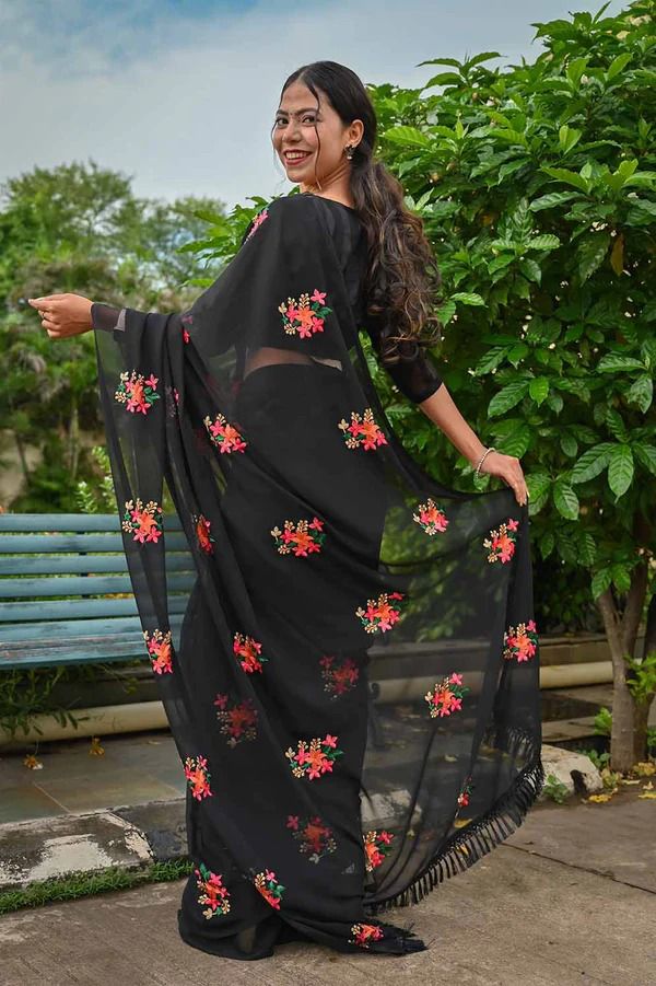 Buy Samah Printed, Floral Print Daily Wear Georgette Black Sarees Online @  Best Price In India | Flipkart.com