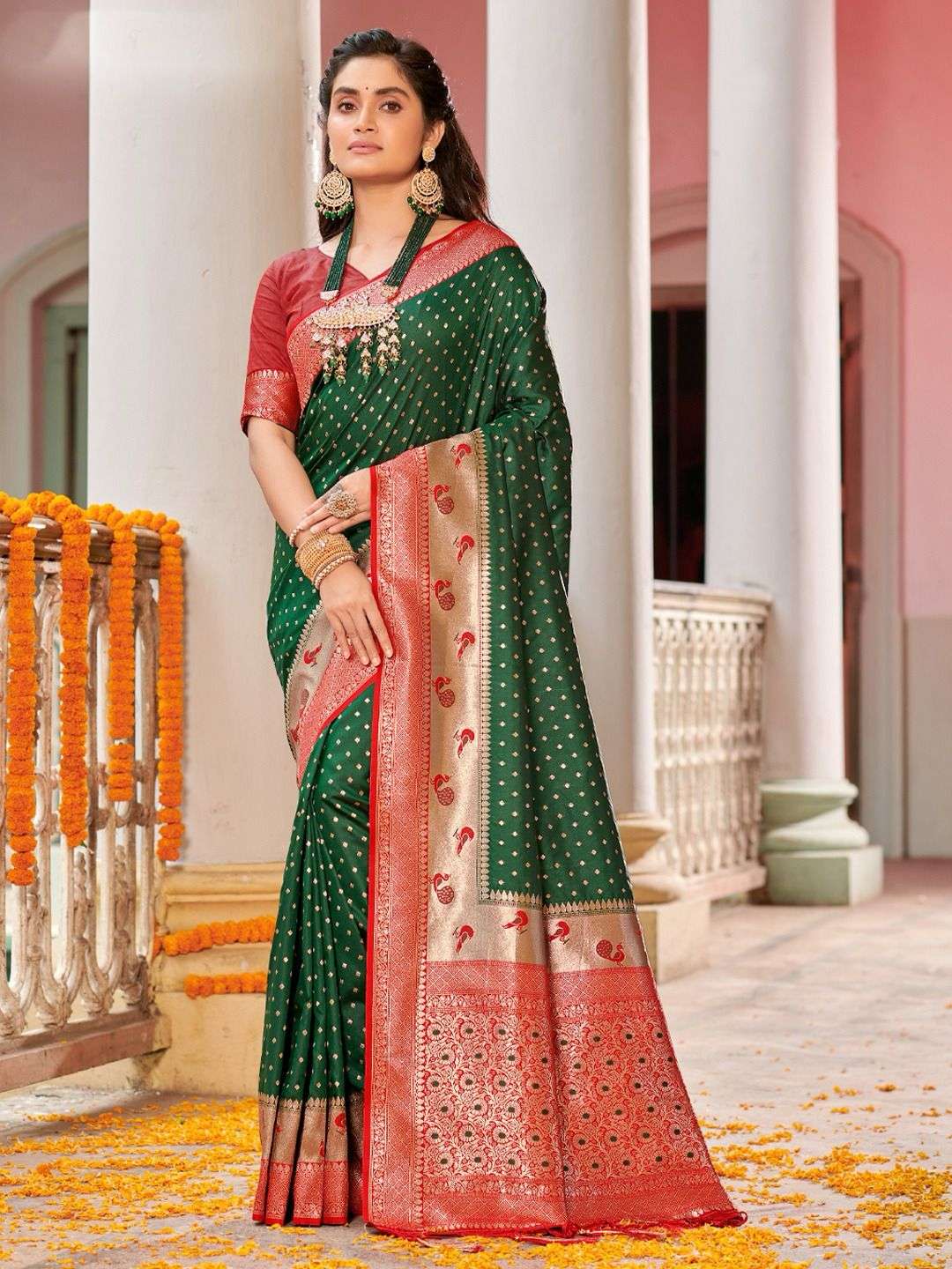 5,111 Saree Fashion Stock Photos, High-Res Pictures, and Images